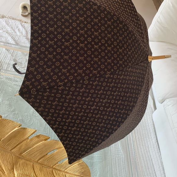 Authentic Louis Vuitton Umbrella Gold trim - Picture 7 of 8